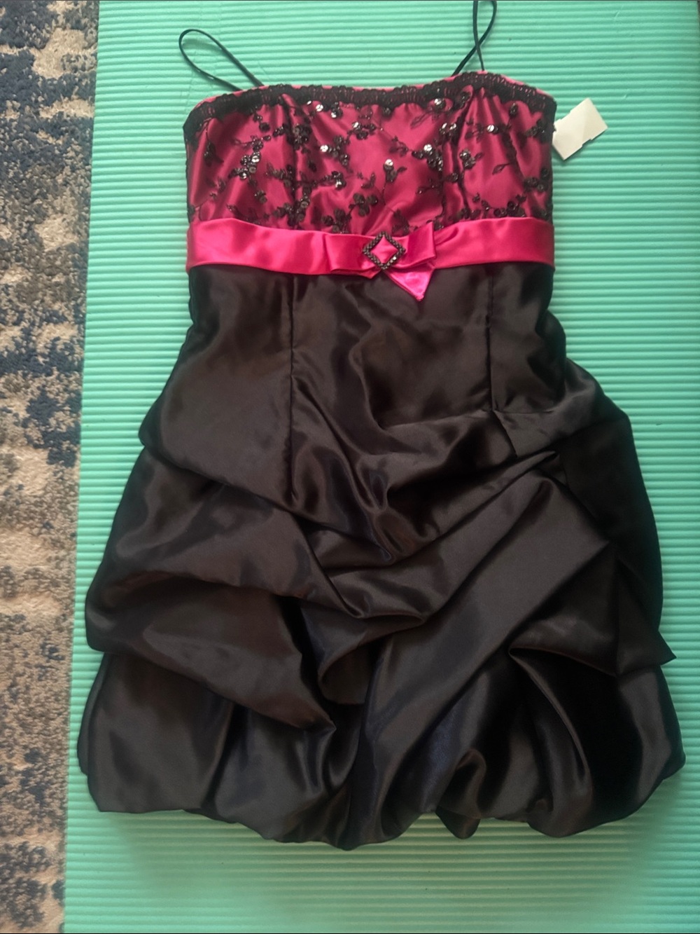 Jessica McClintock Black and Fuchsia Beaded Spaghetti-Strap Party Dress